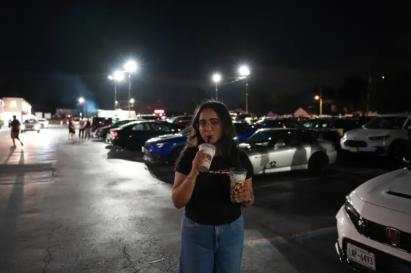 My wife will always be my favorite spot at any meet 🤷